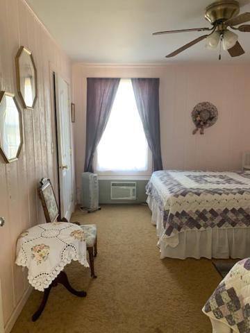 Tombstone Bordello Bed & Breakfast Экстерьер фото