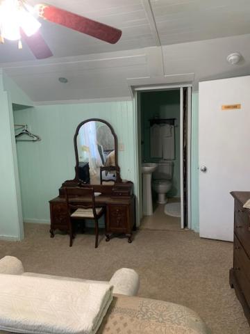 Tombstone Bordello Bed & Breakfast Экстерьер фото