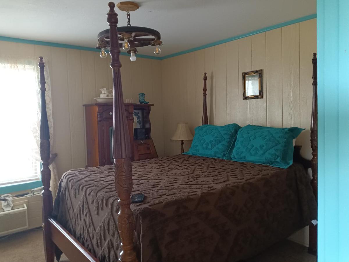 Tombstone Bordello Bed & Breakfast Экстерьер фото